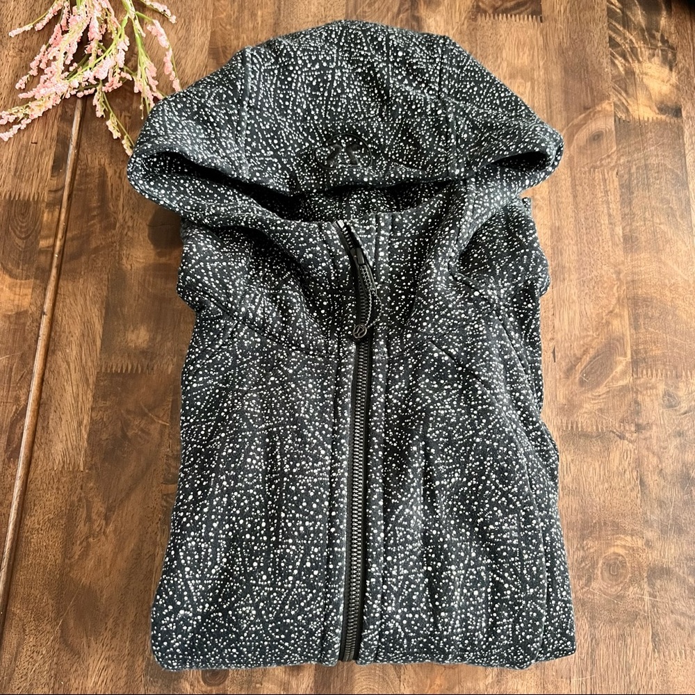 LULULEMON - *Rare* Black & White Splatter Print Scuba Hooded Zip-Up SIZE: 6
